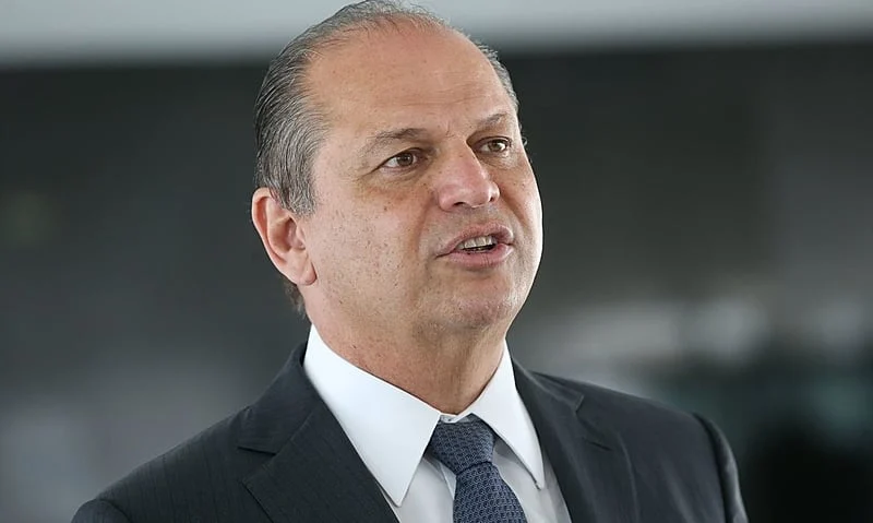 Investigação sobre desvios em compra de vacina volta ao STF; PGR analisa em segredo