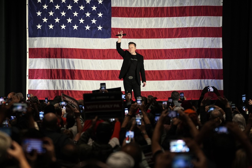 Musk não será presidente porque não nasceu nos EUA, diz Trump | Mundo