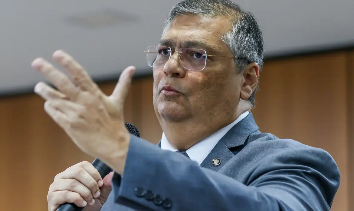 Por unanimidade, STF valida decisão de Dino que liberou emendas