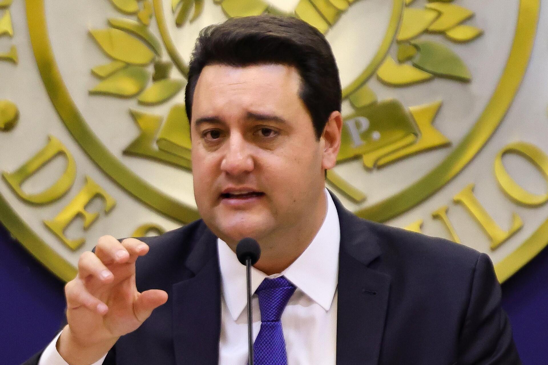 Professores do PR denunciam tentativa de privatização de 177 escolas públicas