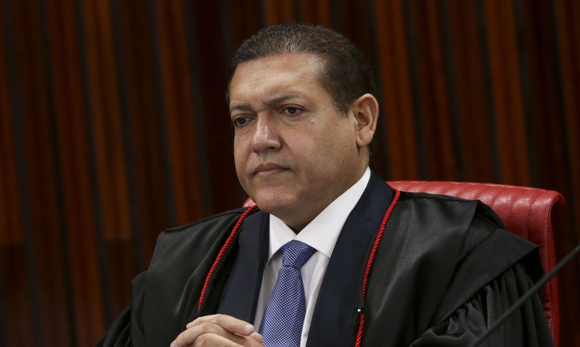 STF mantém Moraes em casos de trama golpista e 8/1 com voto contra de Mendonça e a favor de Kassio