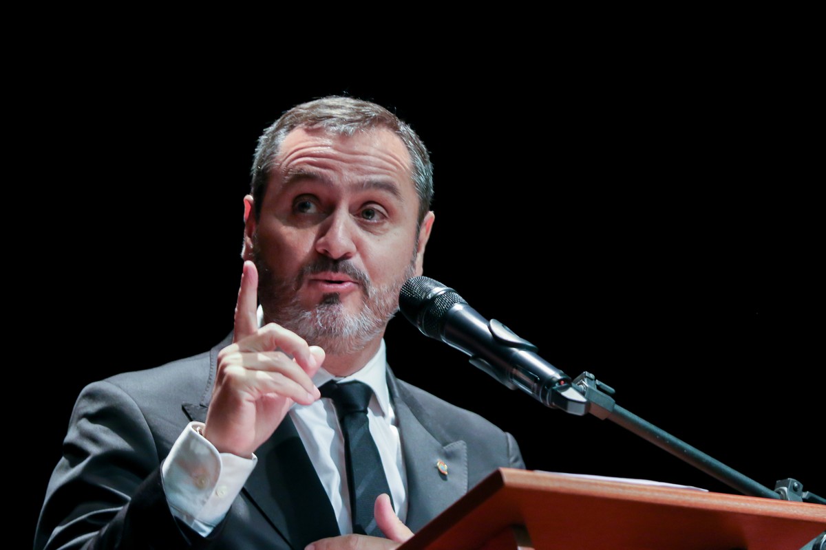Diretor-geral diz que PF não 'age por emoção' ao explicar motivo de Braga Netto não ter sido preso | Política