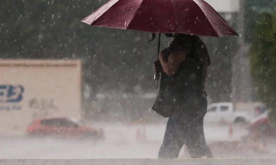 chuva e tempo abafado predominam em boa parte do país