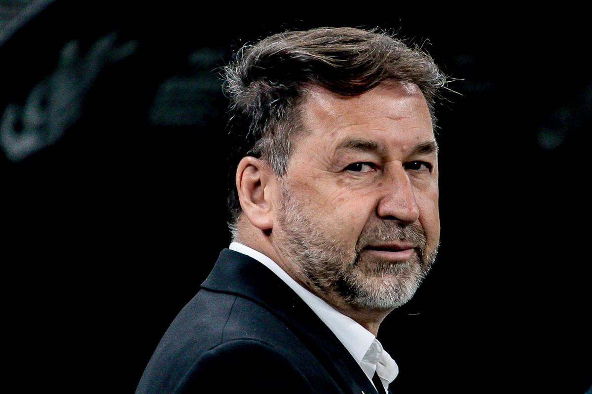 Votação de impeachment do presidente do Corinthians é suspensa por liminar