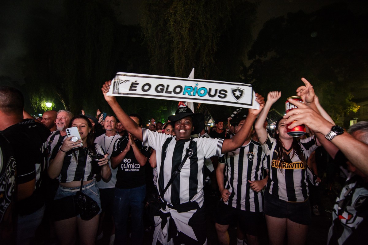 Torcedores do Botafogo celebram a conquista histórica da Libertadores neste domingo | Rio de Janeiro
