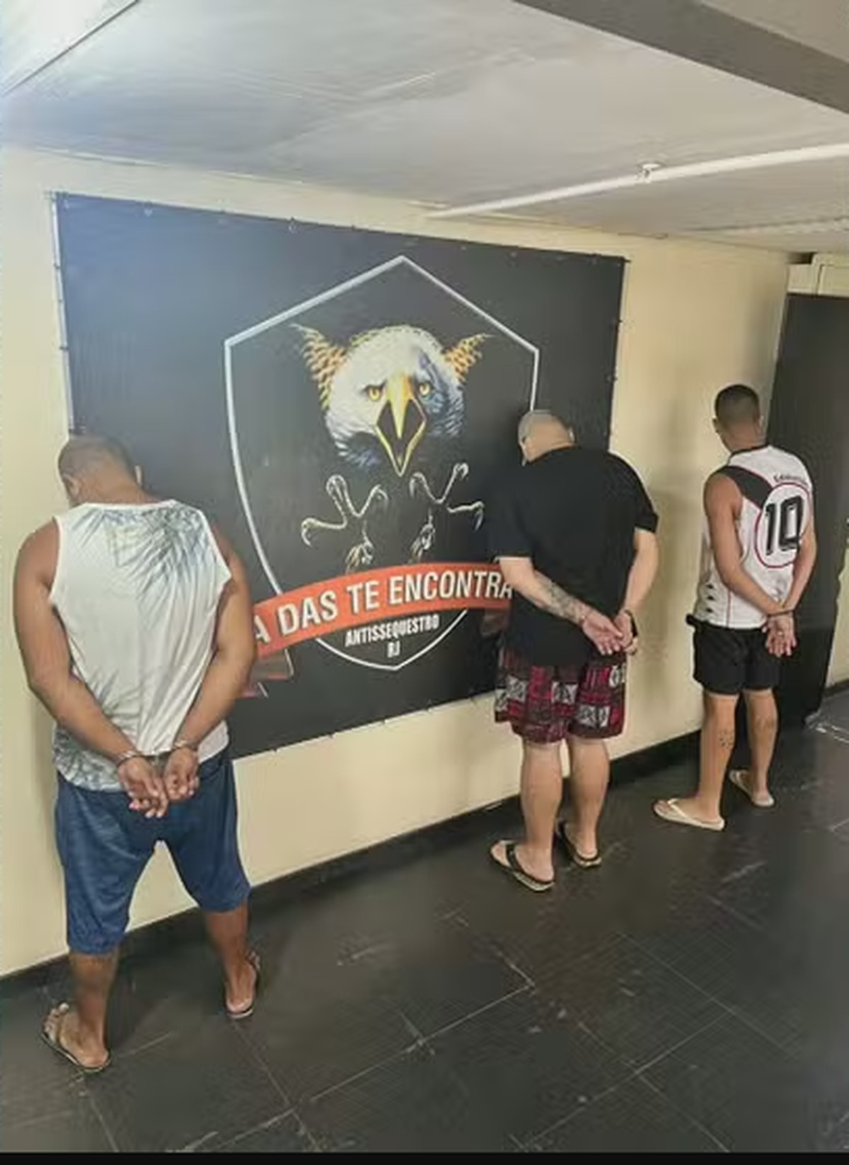 Guardas municipais sequestram suspeito de golpe e são presos em flagrante na Baixada Fluminense | CBN Rio