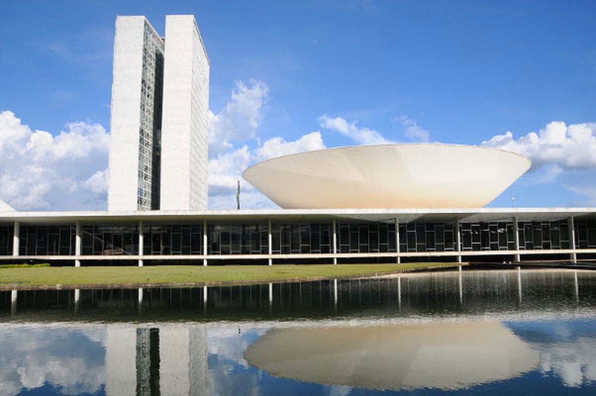 Comissão de Finanças da Câmara debate modelo de redução da jornada de trabalho 6x1 | Política
