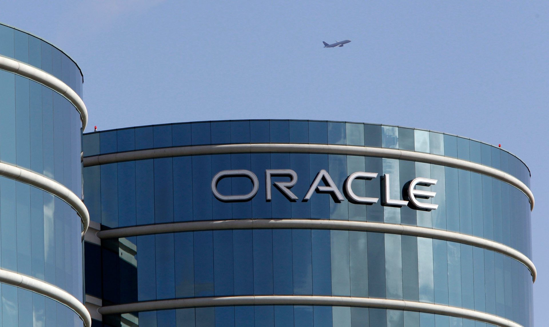 Inteligência artificial impulsiona lucro e receita da Oracle no 2º trimestre fiscal