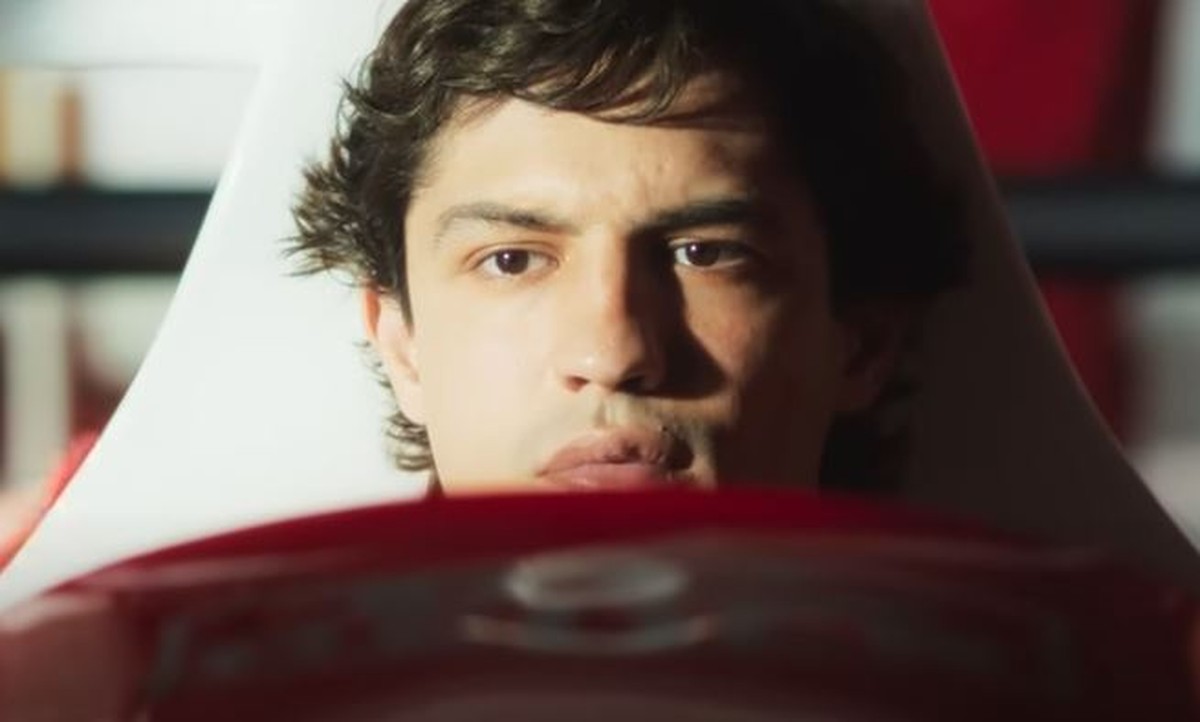 'Casting mais fácil da vida', diz diretor sobre escolha de Gabriel Leone como Senna na Netflix | Cultura