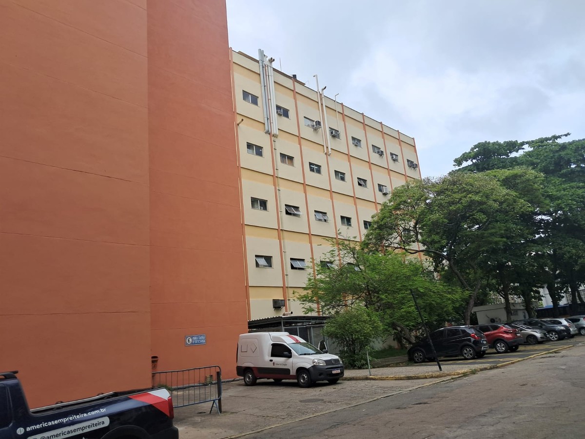 Alunos denunciam problemas graves na estrutura de prédio da Uerj; veja vídeo | Rio de Janeiro