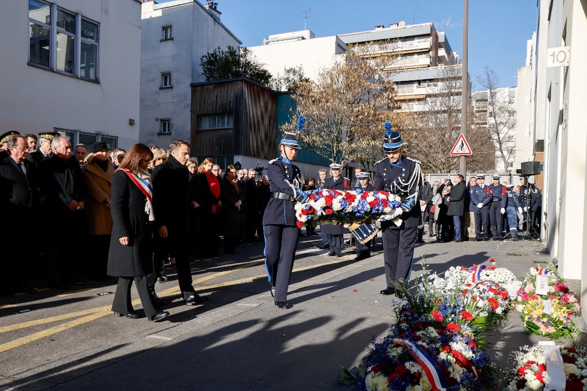 Ataque terrorista a jornal francês Charlie Hebdo completa 10 anos; autoridades prestam homenagens | Mundo