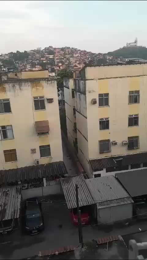 Forças de segurança fazem megaoperação no Complexo do Alemão