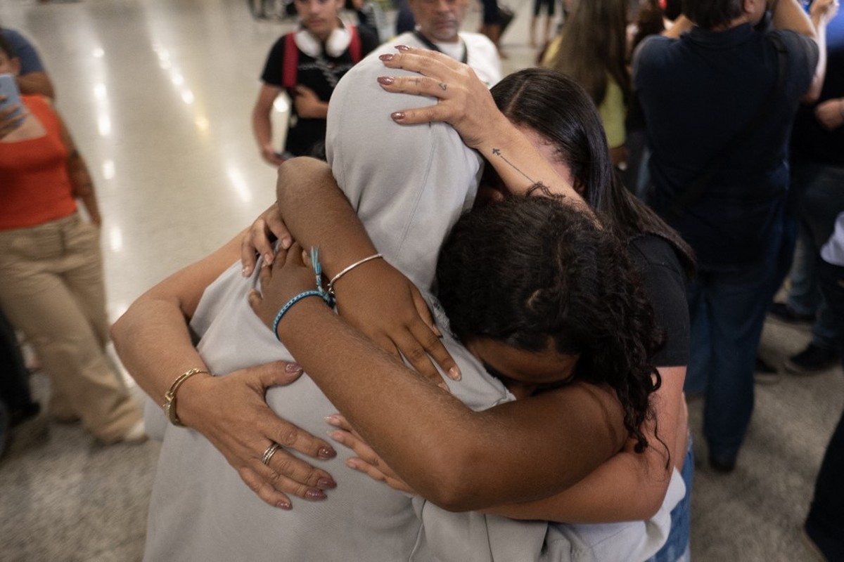 A pedido de Lula, ministério estuda criar posto de atendimento para deportados em aeroporto de Confins | Brasil