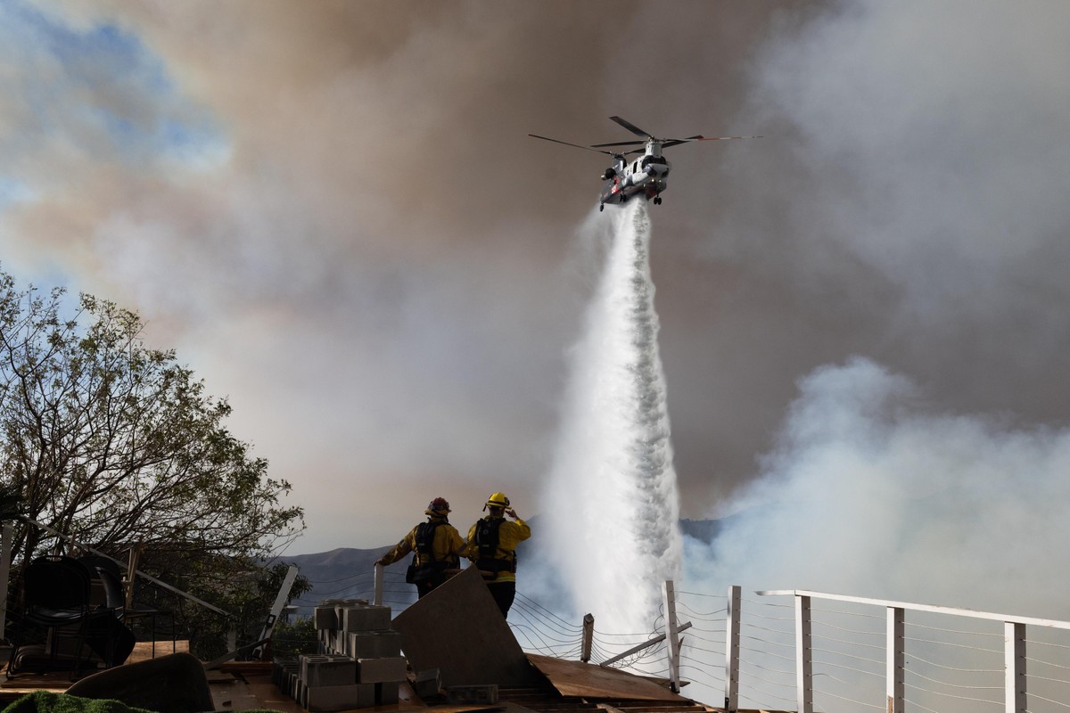 México enviará reforços aos EUA para combater os incêndios em Los Angeles | Mundo
