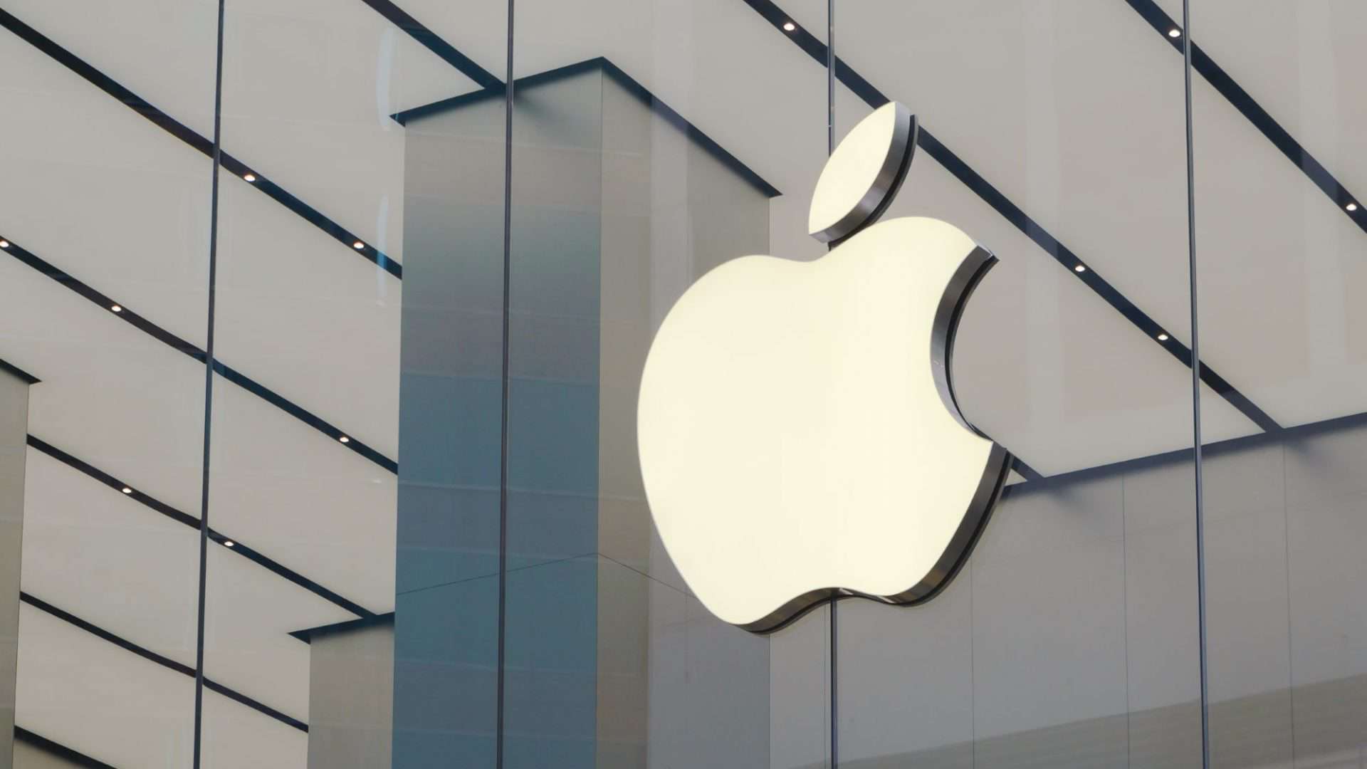 Apple supera estimativas de lucro, mas vendas de iPhone caem