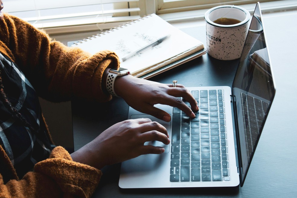 Cursos gratuitos na área de tech para se desenvolver em 2025 | Empregos &amp; Oportunidades