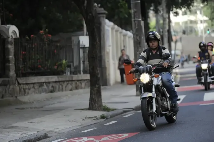 Em seis dias, Prefeitura de SP apreende 143 motos da '99' que transportavam passageiros