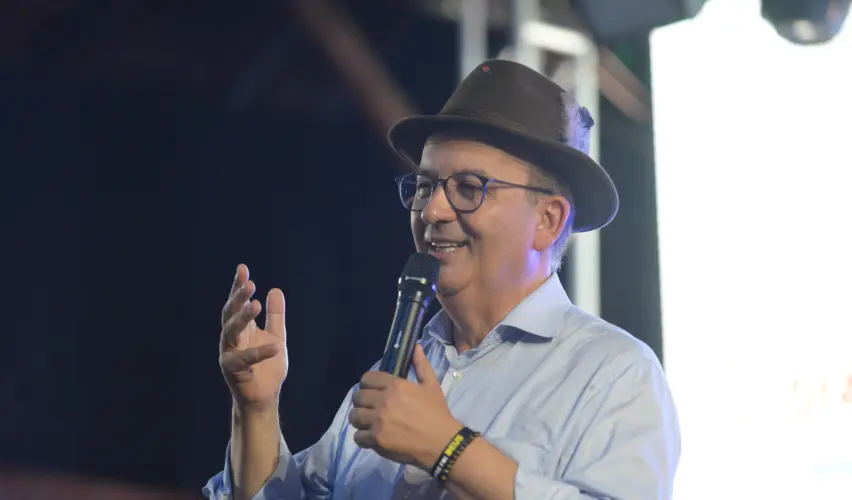 Governador de SC diz que cidade se destaca por ‘cor da pele das pessoas’