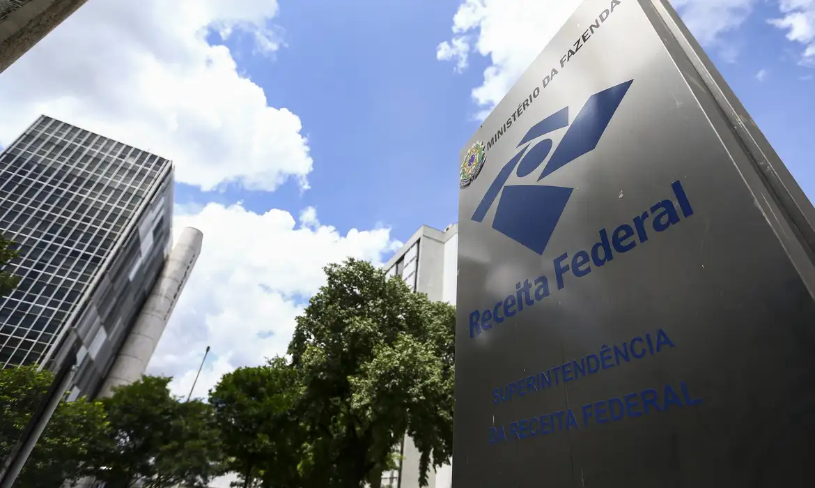 Governo fecha ano com arrecadação recorde