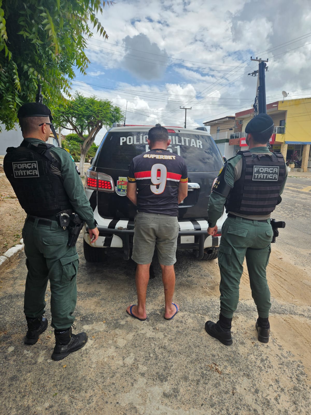 Policiais cumprem mandado de prisão na zona rural de Poranga – Blog Tony Sales