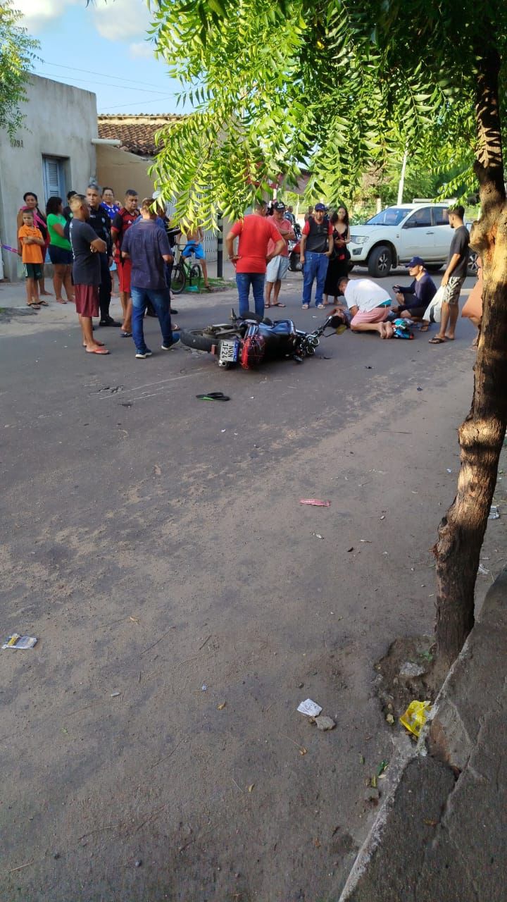 Colisão entre carro e motocicleta deixa uma pessoa ferida em Crateús – Blog Tony Sales