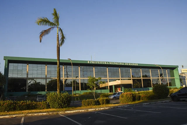 Justiça suspende aumento de salário para prefeito