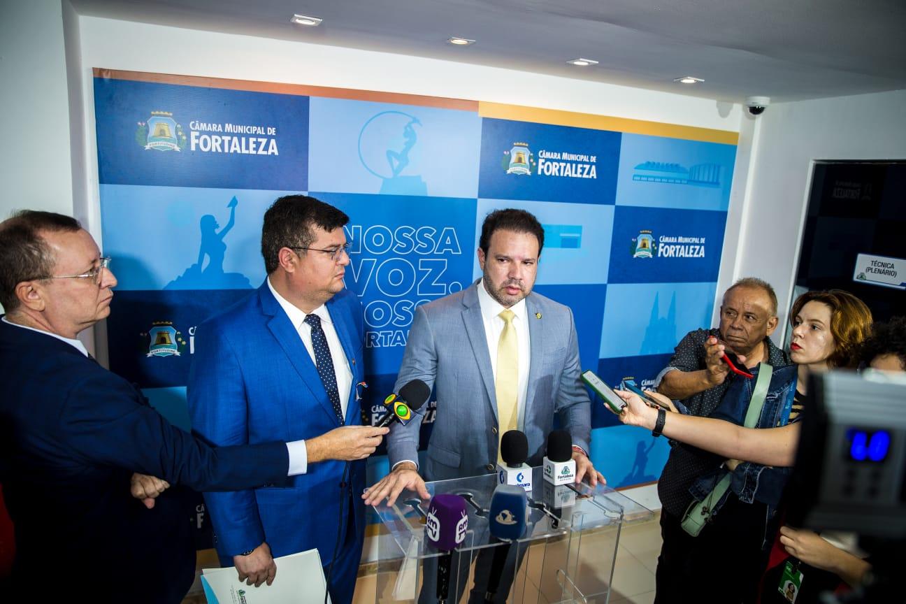 Líder do Governo Evandro diz que emendas de perdão a dívida não devem ser acatadas: 'Compromisso é acabar taxa do lixo' - PontoPoder