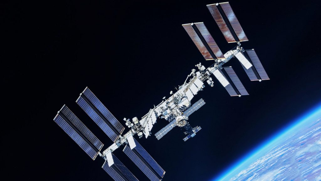 Por que a Estação Espacial Internacional não cai?
