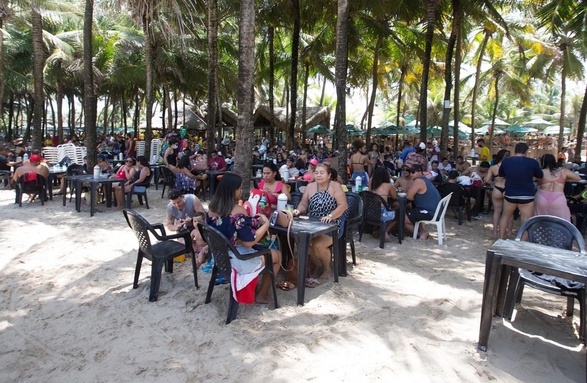 Praia do Futuro: lei que tornou barracas patrimônio não deve resolver conflito que já dura quase 20 anos - Ceará