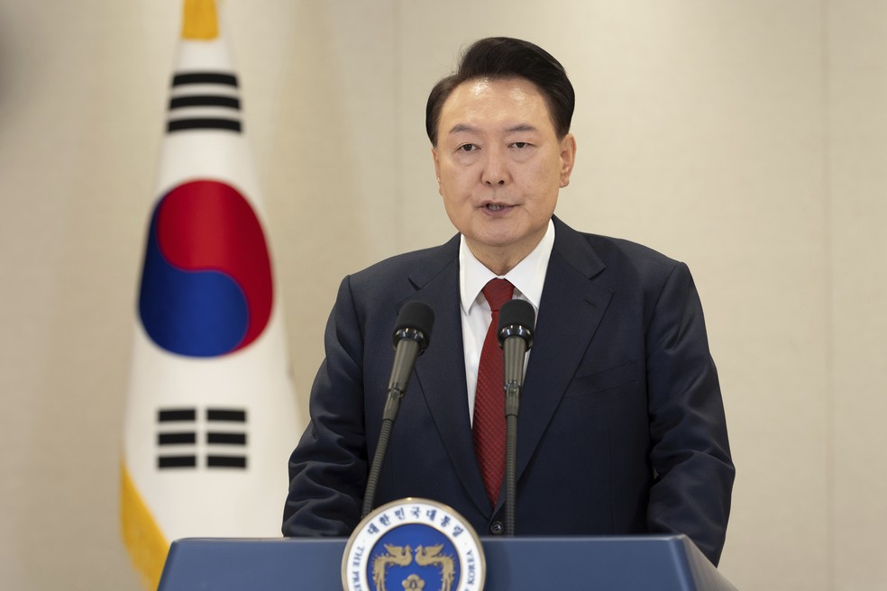 Presidente afastado da Coreia do Sul rompe silêncio em audiência de extensão de prisão | Mundo