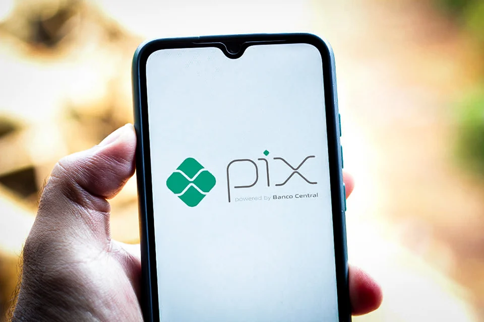 Procon-SP orienta consumidores a denunciar cobrança do Pix