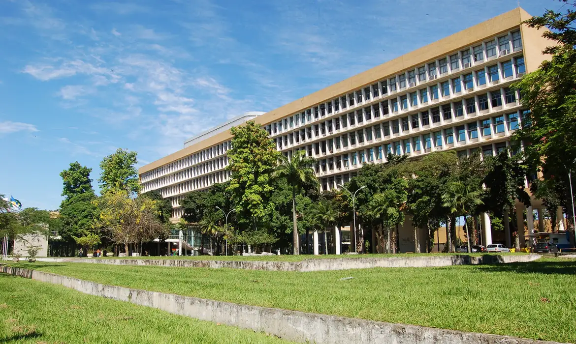Universidades suspendem calendário de matrículas após atraso do MEC no Sisu