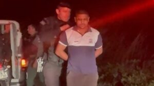 Motorista acusado de duplo homicídio é preso enquanto transportava pacientes em ambulância