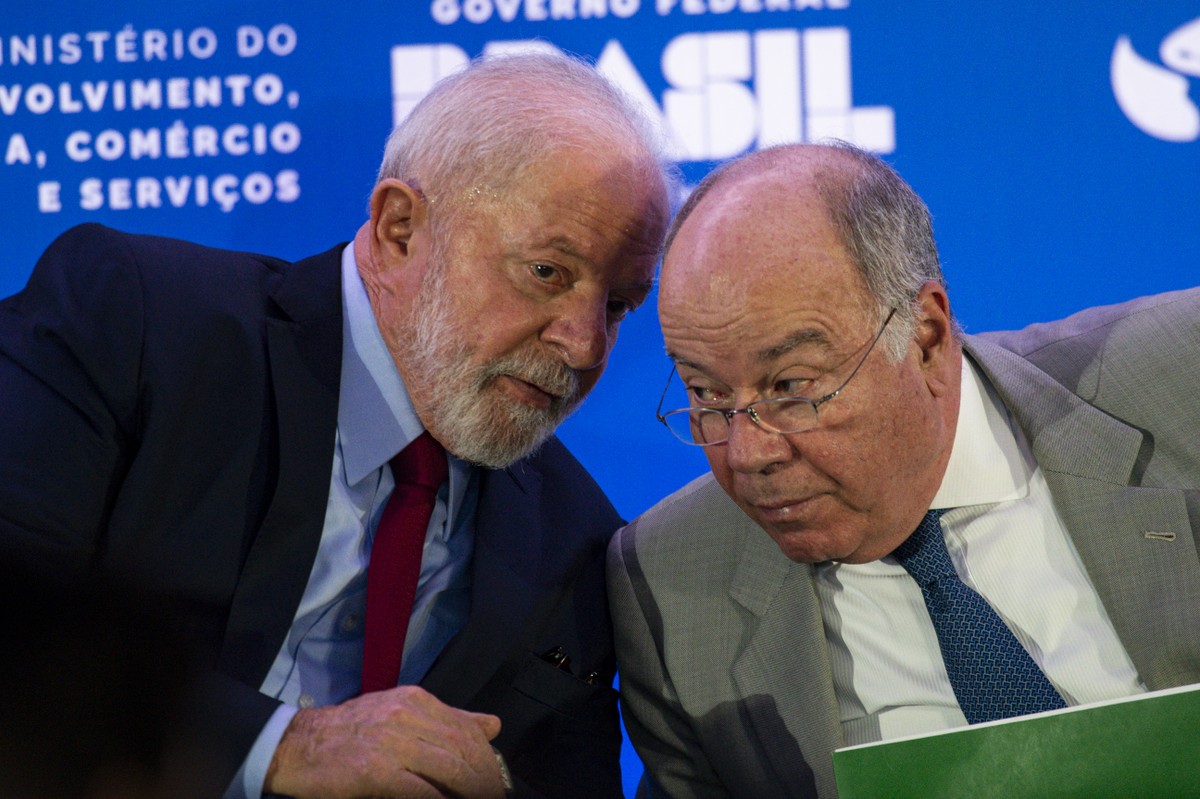Em reunião com o Itamaraty nesta terça (28), Lula discutirá deportação de brasileiros e tratamento dos EUA a imigrantes | Brasil
