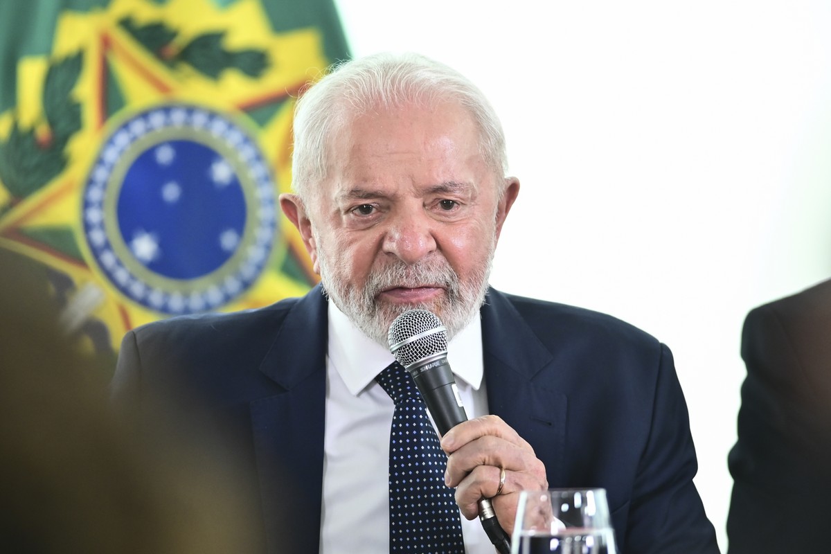 Lula se reúne nesta sexta (10) com ministros para falar da decisão da Meta sobre checagem