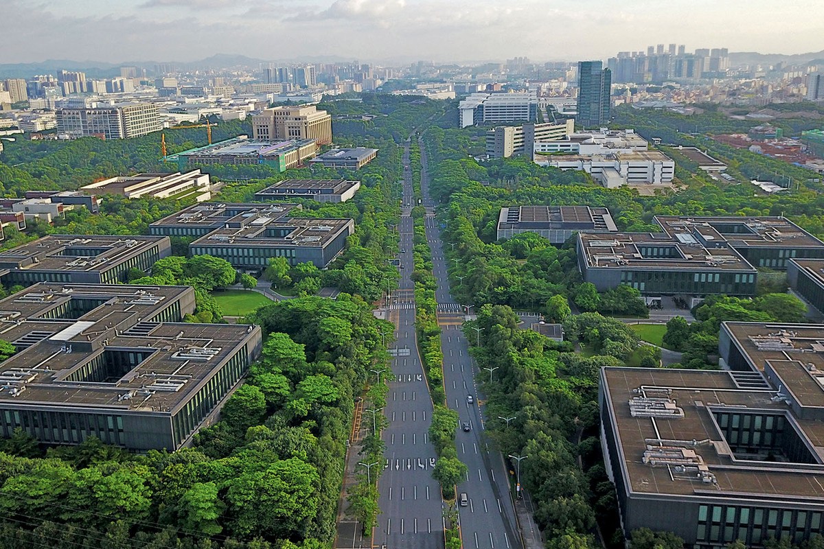 Por dentro da misteriosa 'empresa mais poderosa' da China | Eu &amp;