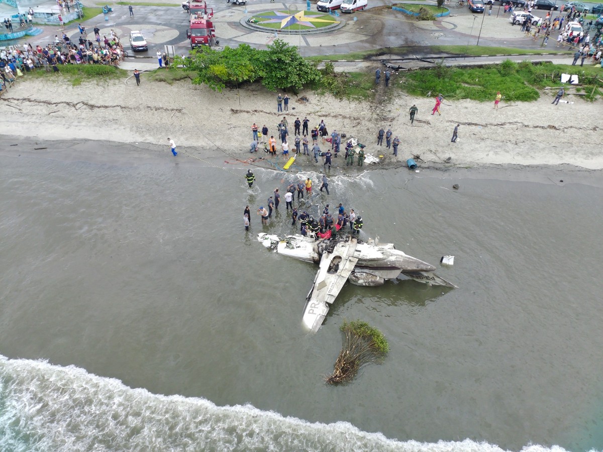 Estado de saúde dos passageiros que estavam no avião que caiu em Ubatuba (SP) é estável | São Paulo