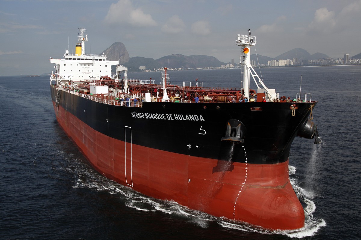 Transpetro lança edital para compra de 8 navios e assina protocolo para reaproveitar plataformas | Empresas