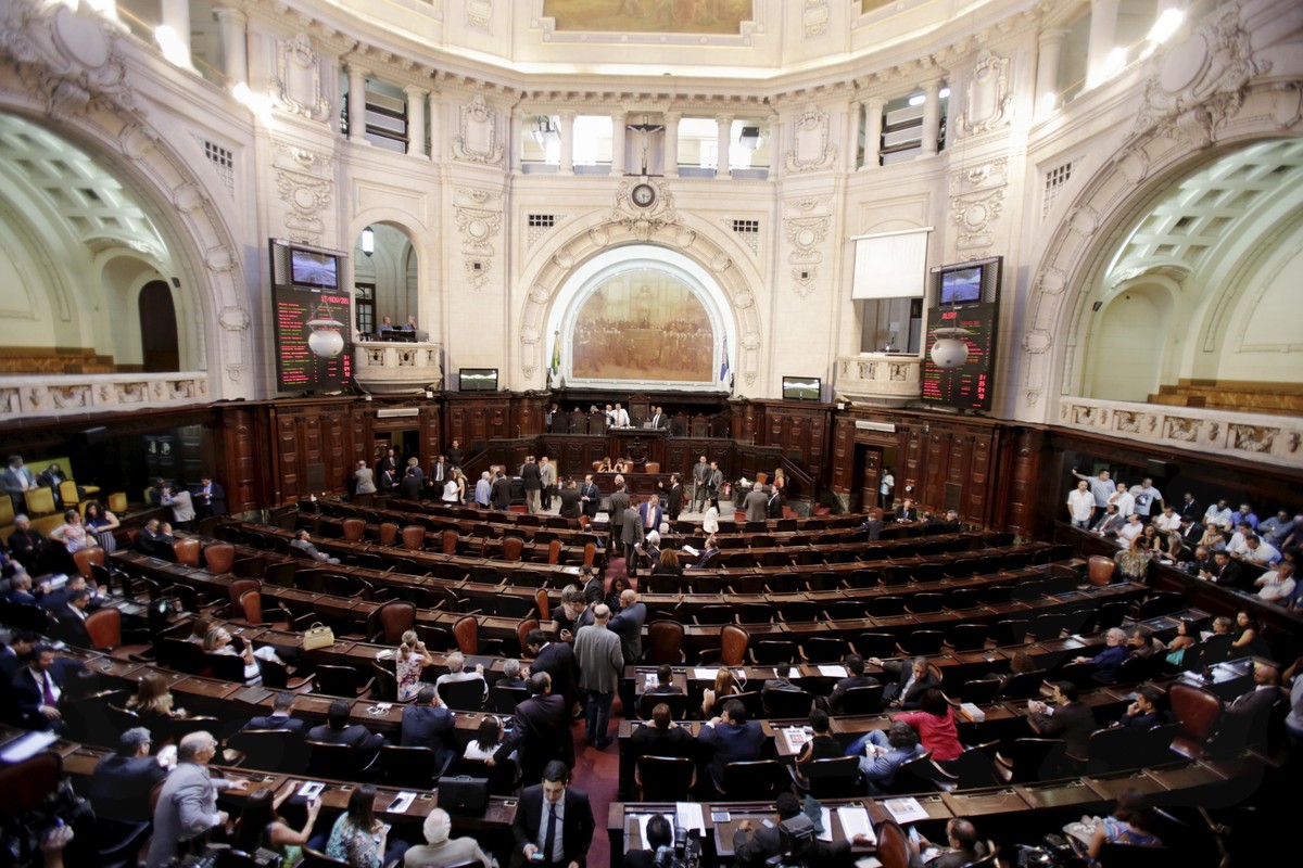Deputados definem nova mesa diretora da Alerj para o biênio 2025-2026; entenda | CBN Rio