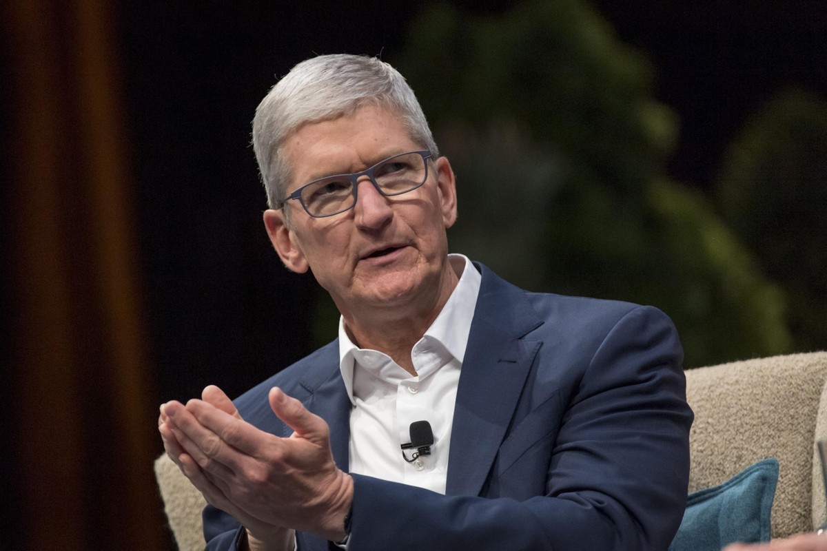 CEO da Apple se reúne com Trump, em meio à ameaça de que tarifas prejudiquem iPhones | Empresas