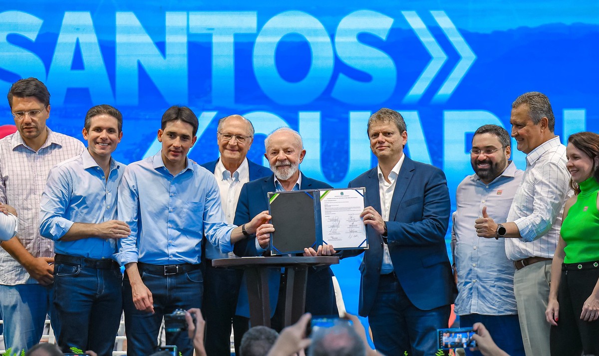 Lançamento de edital de túnel que liga Santos e Guarujá é marcado por clima amistoso entre Lula e Tarcísio | Política