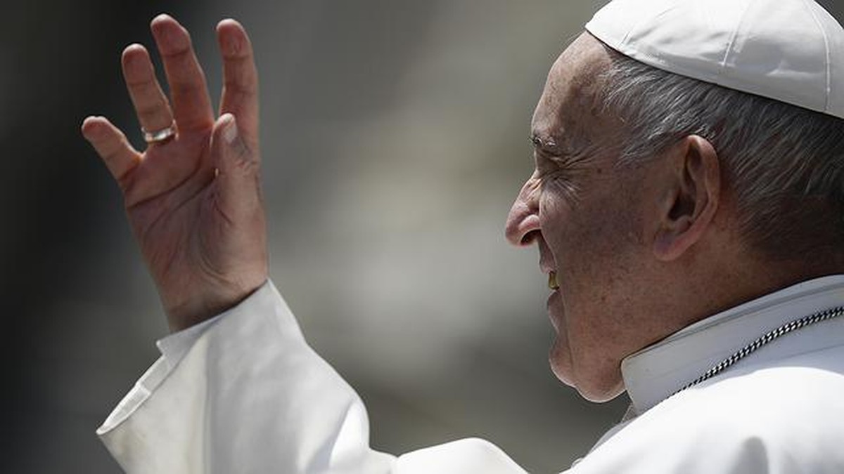 Vaticano diz que Papa Francisco tem estado de saúde crítico, mas estável | Mundo