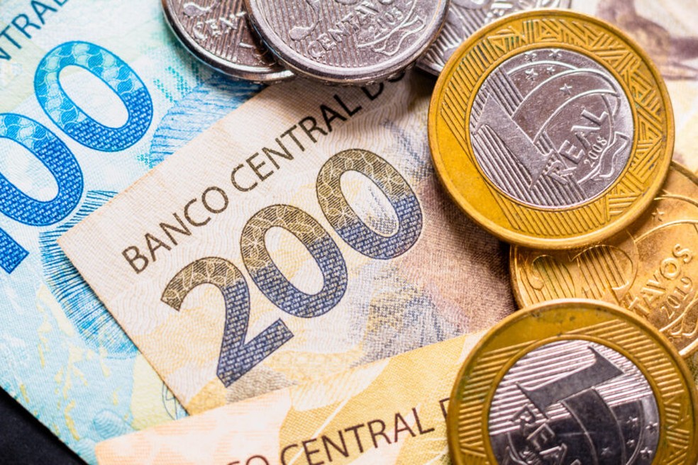 Análise: Bancos privados pisam no freio, enquanto governo quer acelerar crédito | Finanças