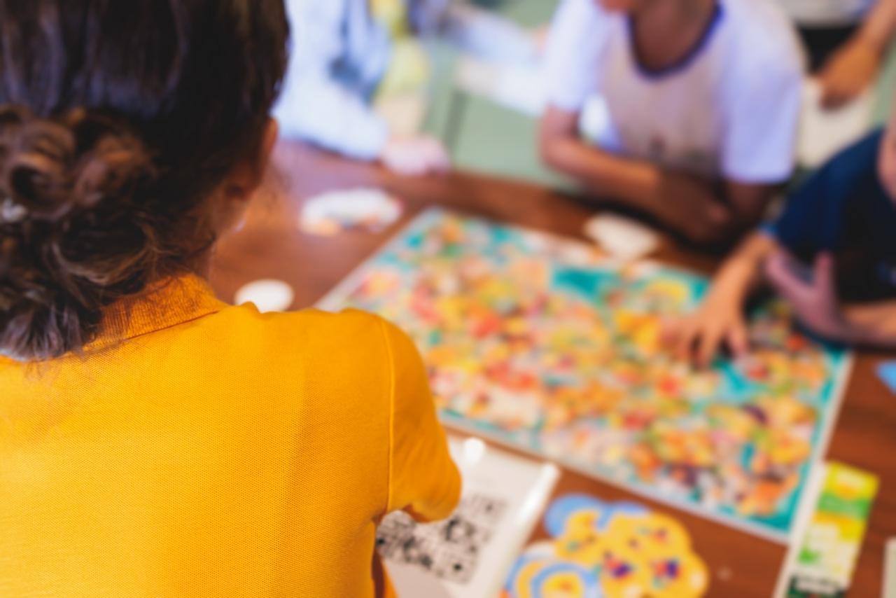 Bordado, forró e jogos de tabuleiro: o 'novo recreio' dos alunos do CE após a proibição dos celulares nas escolas - Ceará