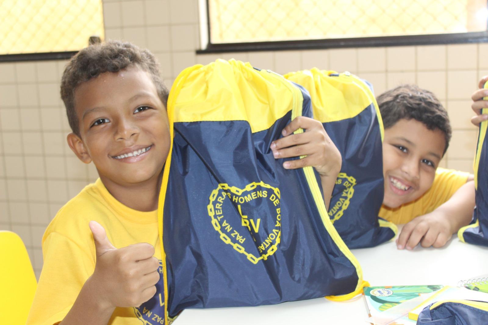 Campanha pretende doar 18 mil kits de material escolar; saiba como ajudar - Ceará