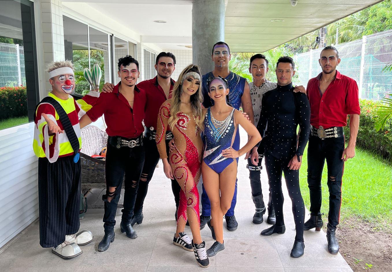 Circo faz espetáculo especial para pacientes com câncer no Ceará