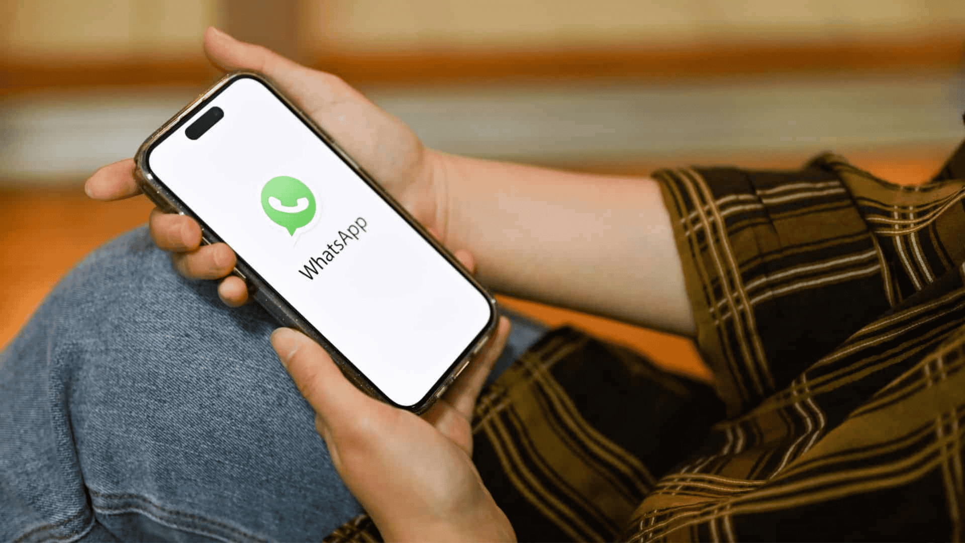 Como fazer figurinha no WhatsApp com a câmera? Saiba usar recurso