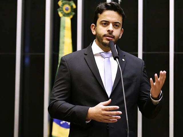 Deputados e senadores 'reinam sozinhos' com emendas a cidades de prefeitos aliados