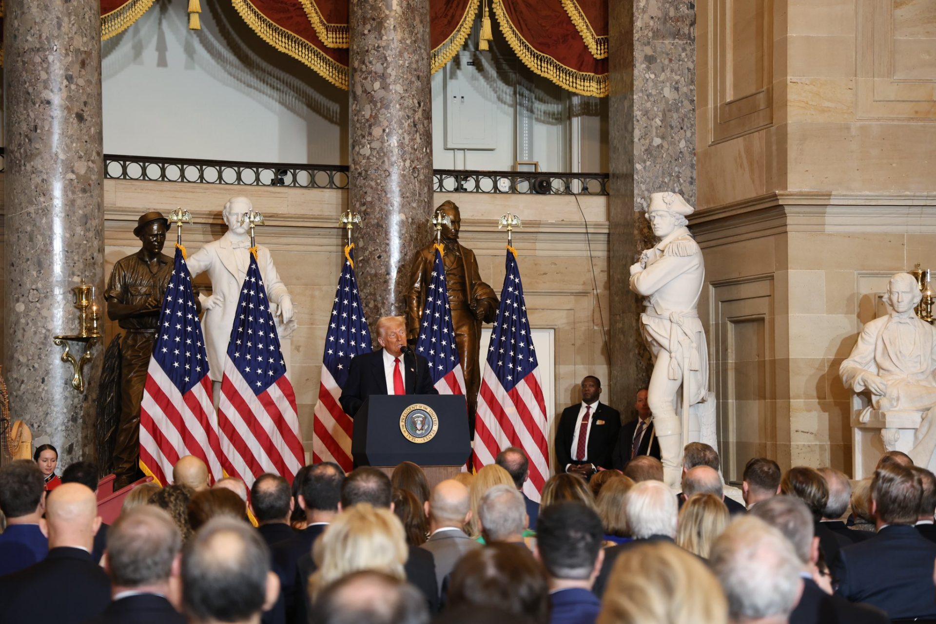 Direito internacional proíbe Trump de assumir controle de Gaza