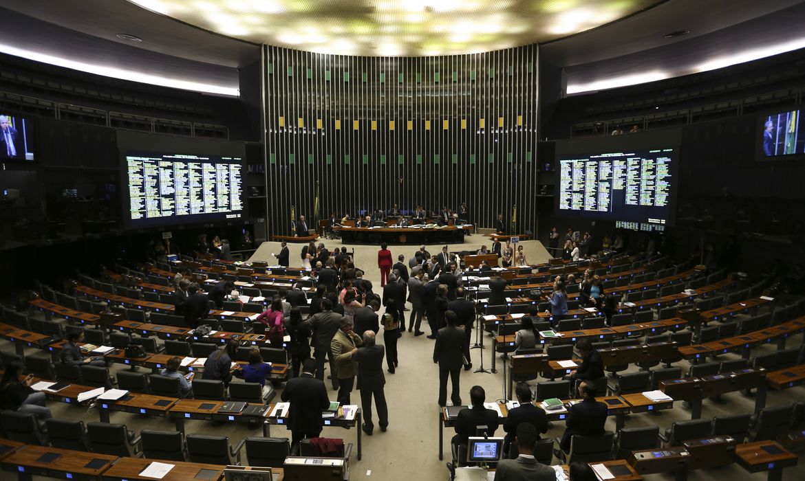 Emendas Pix levam 12% da verba de investimento federal